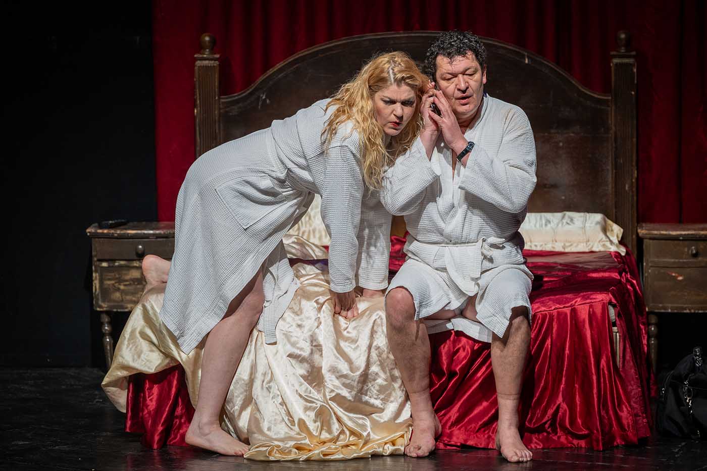 Szemenszedett igazság